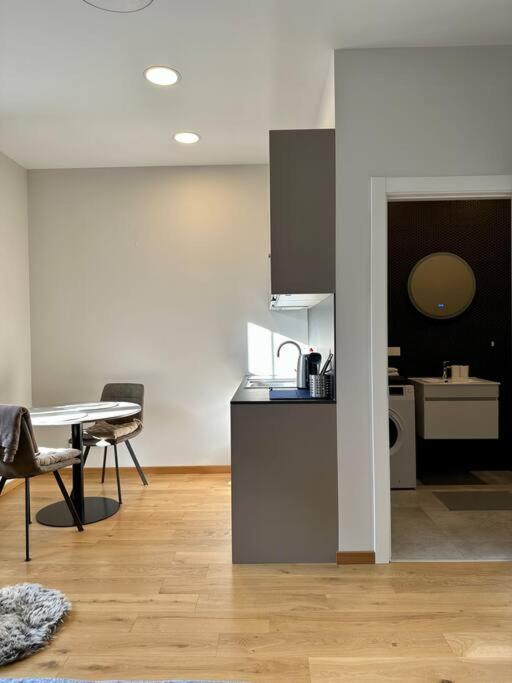 Modern Central Apartment Riga Retreat Extérieur photo